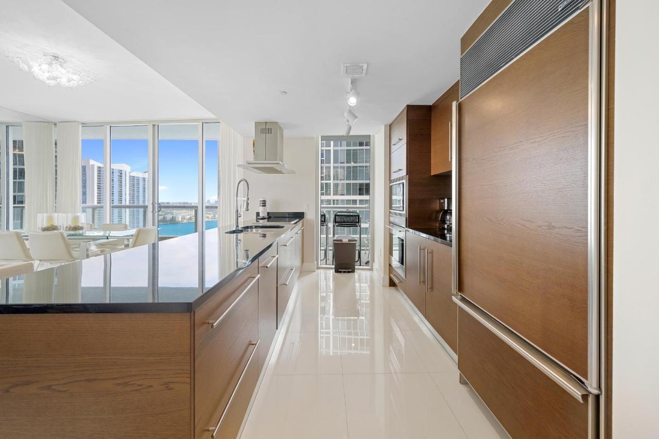 Icon Brickell Residences Miami Exterior photo